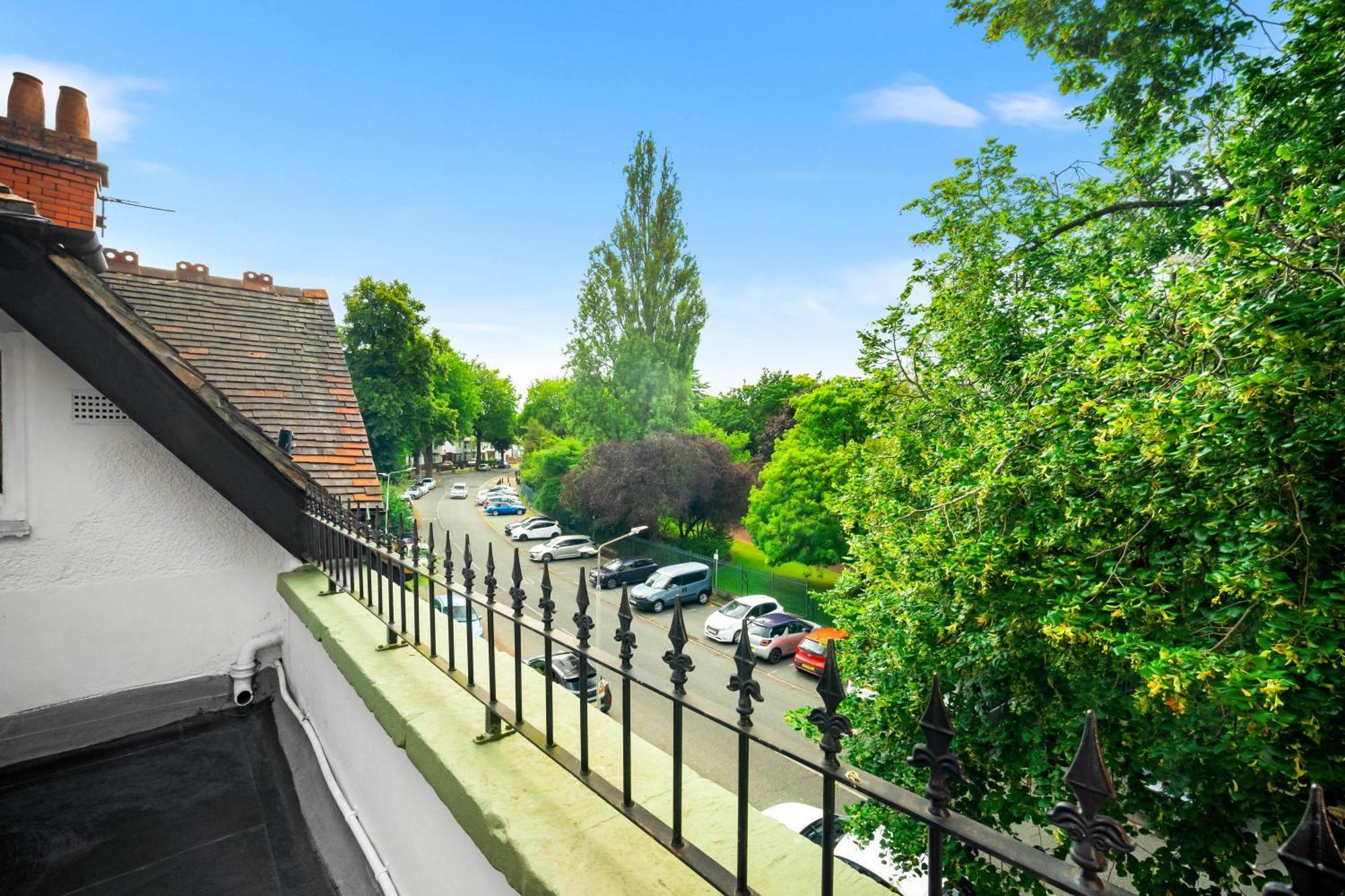Stylish Apartment - Parking - Outdoor Terrace - Wolverhampton - Netlix - Wifi - 9Bpc Buitenkant foto