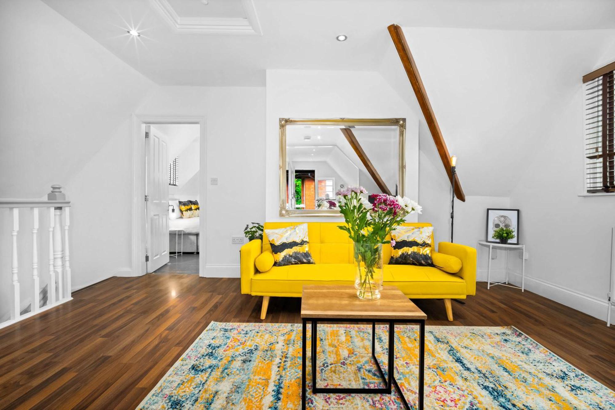 Stylish Apartment - Parking - Outdoor Terrace - Wolverhampton - Netlix - Wifi - 9Bpc Buitenkant foto