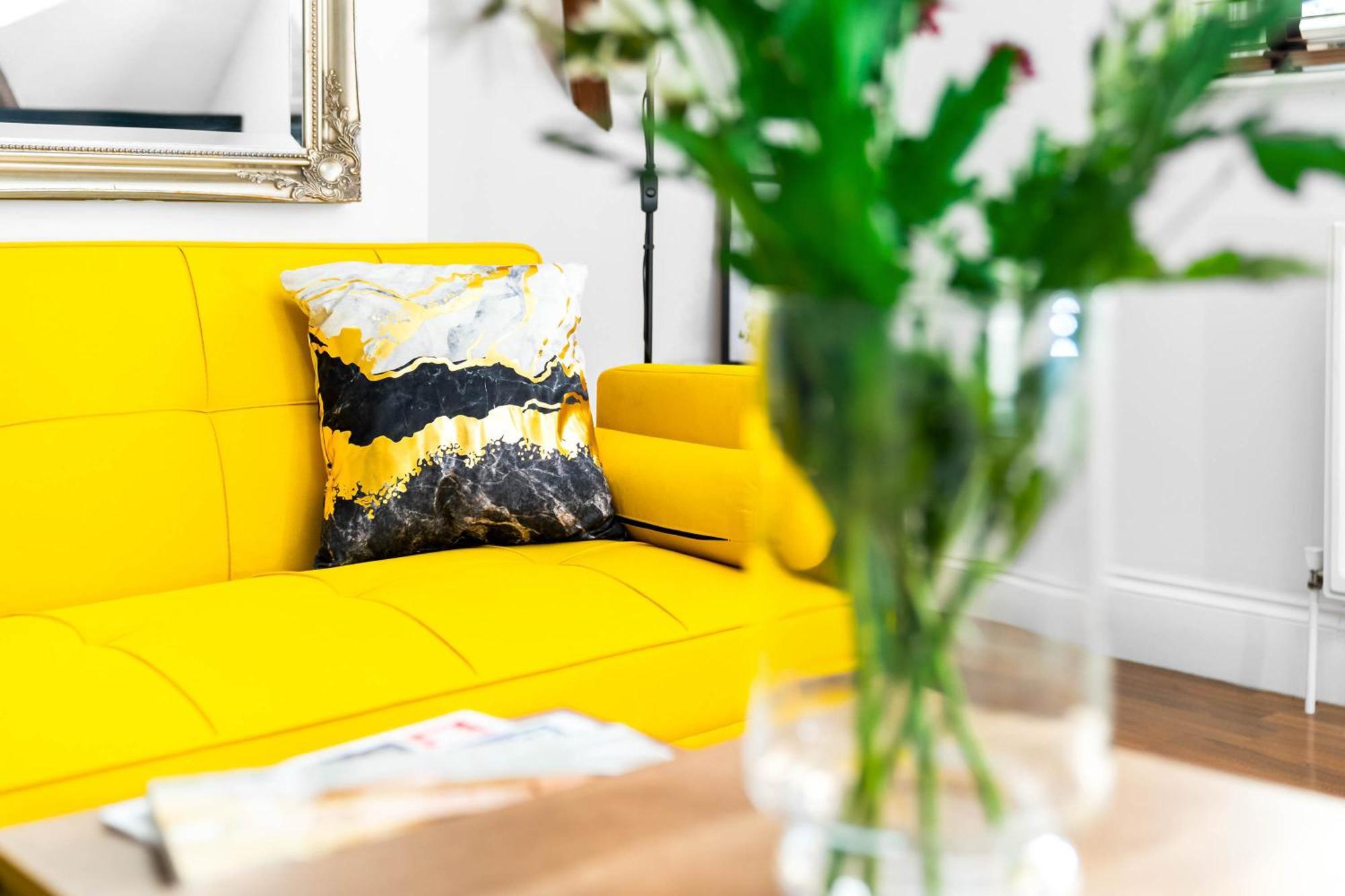 Stylish Apartment - Parking - Outdoor Terrace - Wolverhampton - Netlix - Wifi - 9Bpc Buitenkant foto